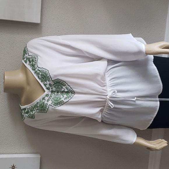 NEW YORK & CONPANY White Half Sleeve Blouse Size S - Picture 2 of 5